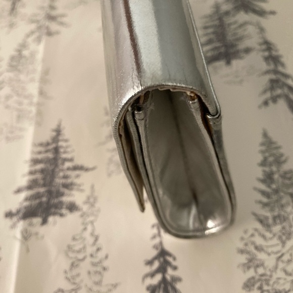 Silver Mettalic Mini Purse - Picture 3 of 7
